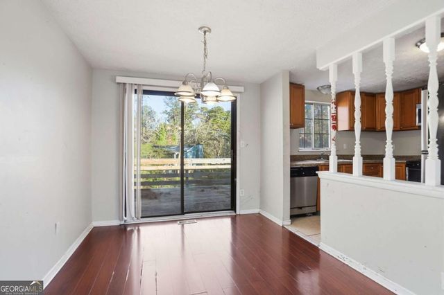 4828 White Oak Tree, Stone Mountain, GA 30088