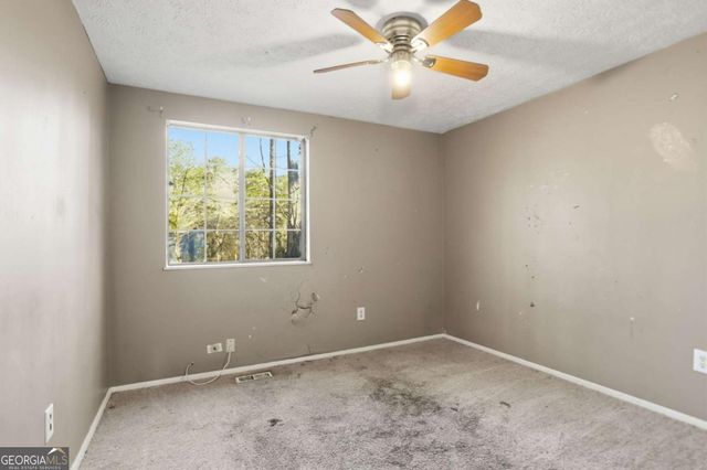 4828 White Oak Tree, Stone Mountain, GA 30088