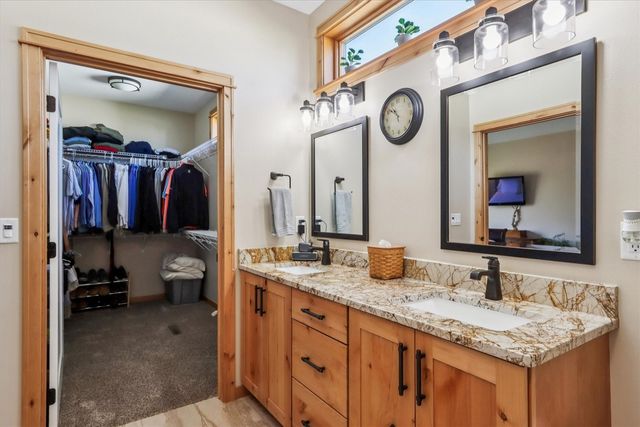 703 American Pharaoh Drive, Iowa City, IA 52240