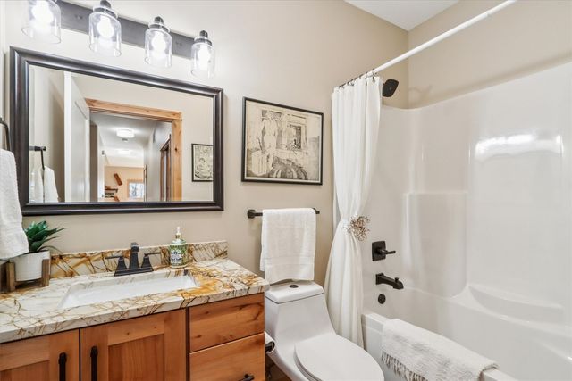 703 American Pharaoh Drive, Iowa City, IA 52240