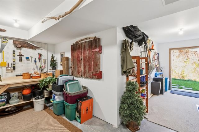 703 American Pharaoh Drive, Iowa City, IA 52240