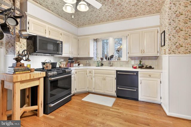 1720 LITITZ PIKE, Lancaster, PA 17601