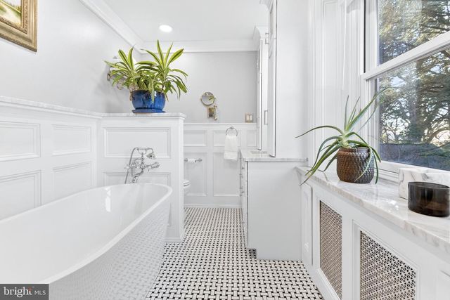 1720 LITITZ PIKE, Lancaster, PA 17601