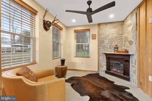 1720 LITITZ PIKE, Lancaster, PA 17601