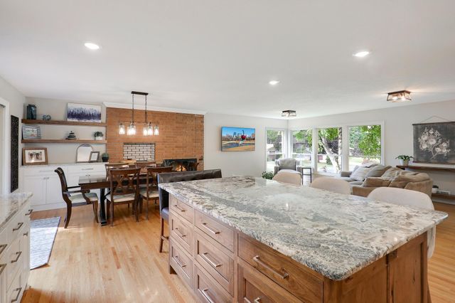 5900 Wisconsin Circle N, New Hope, MN 55428