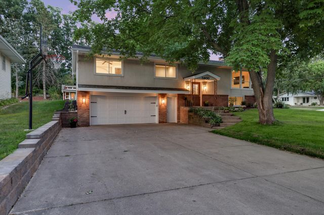 5900 Wisconsin Circle N, New Hope, MN 55428