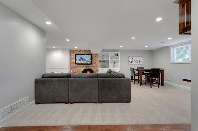 5900 Wisconsin Circle N, New Hope, MN 55428