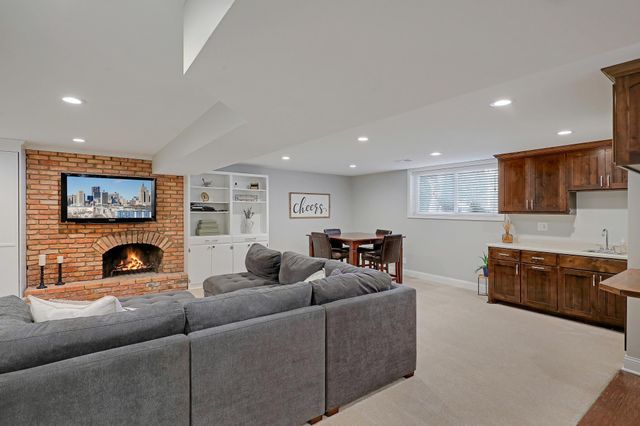 5900 Wisconsin Circle N, New Hope, MN 55428