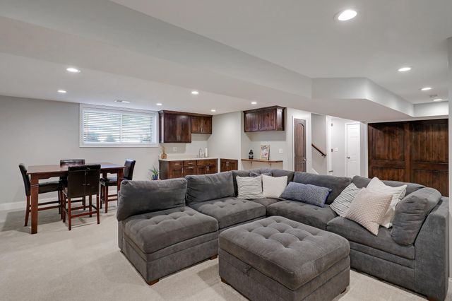 5900 Wisconsin Circle N, New Hope, MN 55428