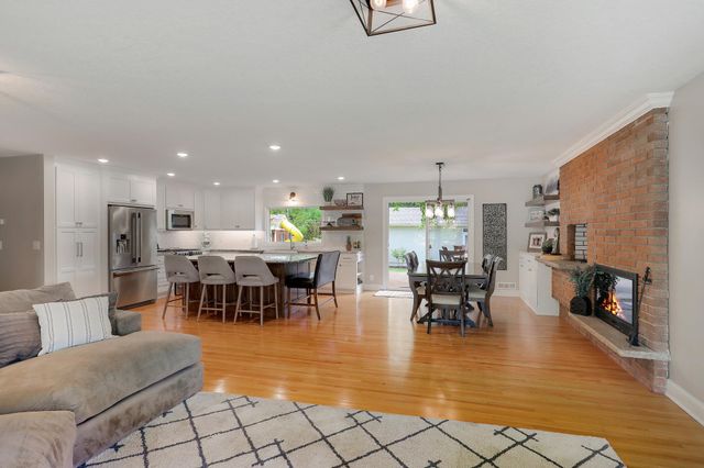 5900 Wisconsin Circle N, New Hope, MN 55428