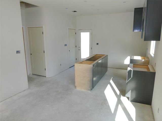 81 WALLER ST, Austin, TX 78702
