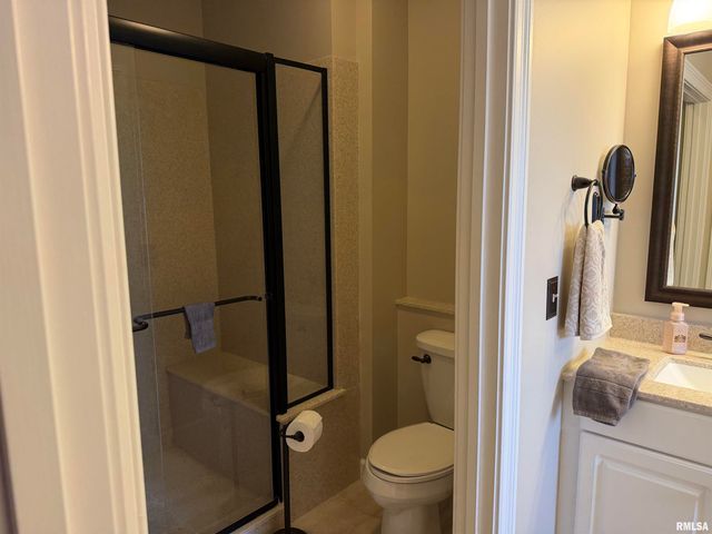 7528 Wentworth Drive, Springfield, IL 62711