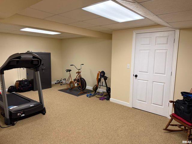 7528 Wentworth Drive, Springfield, IL 62711