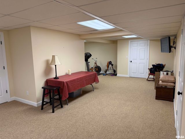 7528 Wentworth Drive, Springfield, IL 62711