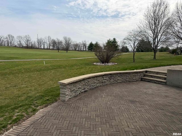 7528 Wentworth Drive, Springfield, IL 62711