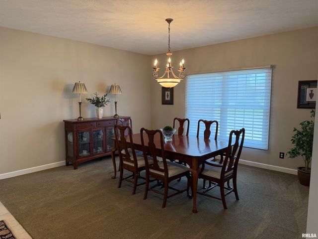 7528 Wentworth Drive, Springfield, IL 62711