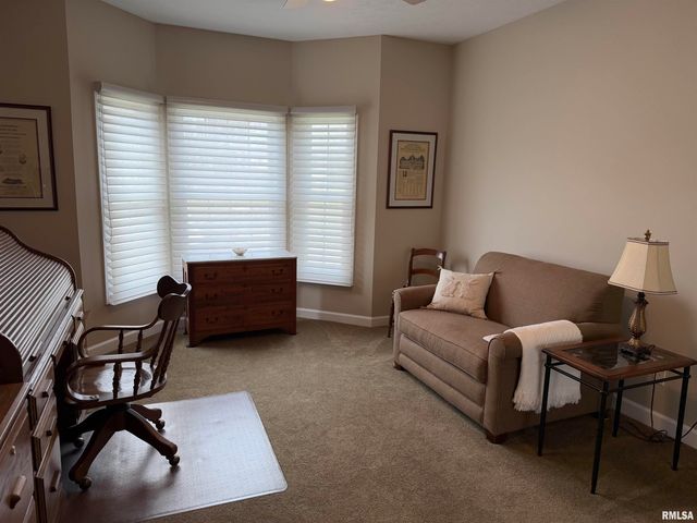 7528 Wentworth Drive, Springfield, IL 62711