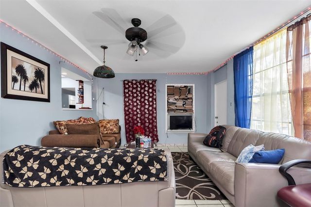 3820 SW 10th Court, Fort Lauderdale, FL 33312