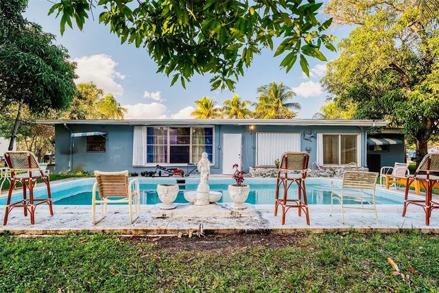 3820 SW 10th Court, Fort Lauderdale, FL 33312