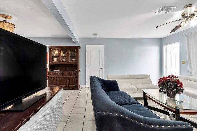 3820 SW 10th Court, Fort Lauderdale, FL 33312