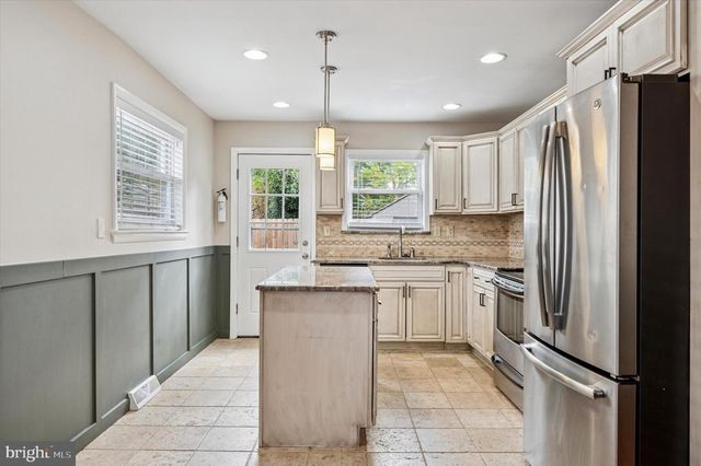 3 S BONSALL AVE, Glenolden, PA 19036