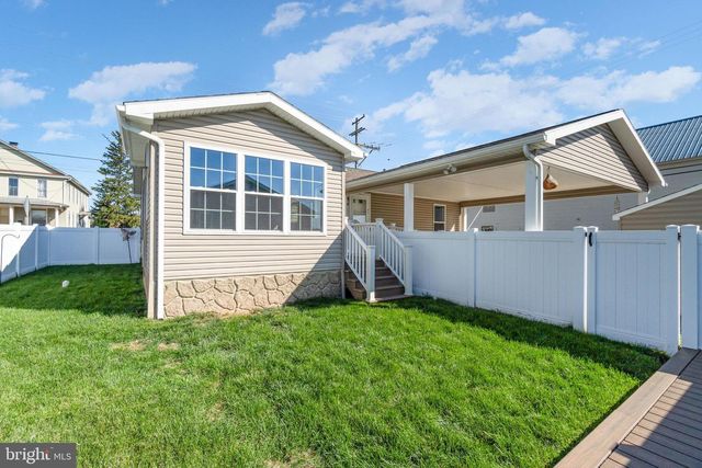 421 N RAILROAD ST, Palmyra, PA 17078