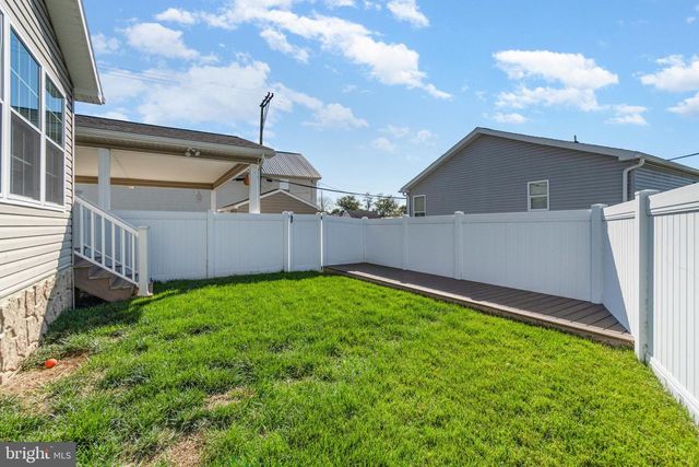 421 N RAILROAD ST, Palmyra, PA 17078