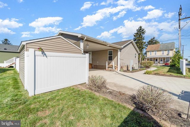 421 N RAILROAD ST, Palmyra, PA 17078