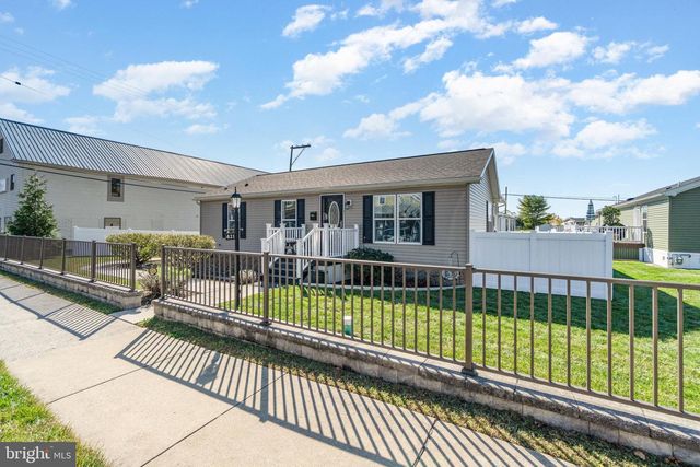 421 N RAILROAD ST, Palmyra, PA 17078