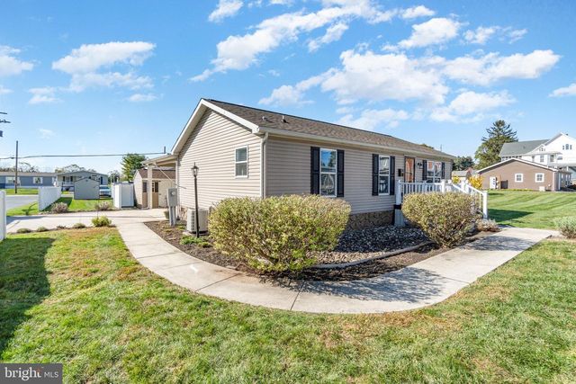 421 N RAILROAD ST, Palmyra, PA 17078