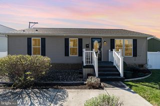 421 N RAILROAD ST, Palmyra, PA 17078