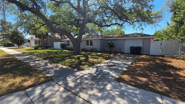 541 ROANOKE STREET, Dunedin, FL 34698
