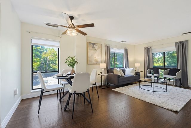 4 Summit Dr 001, Reading, MA 01867