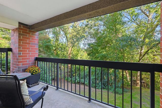 4 Summit Dr 001, Reading, MA 01867