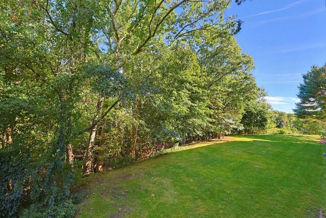 4 Summit Dr 001, Reading, MA 01867