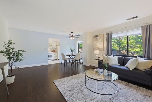 4 Summit Dr 001, Reading, MA 01867