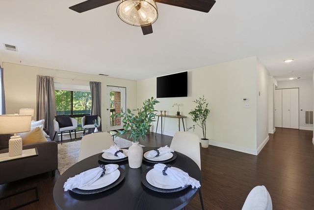 4 Summit Dr 001, Reading, MA 01867