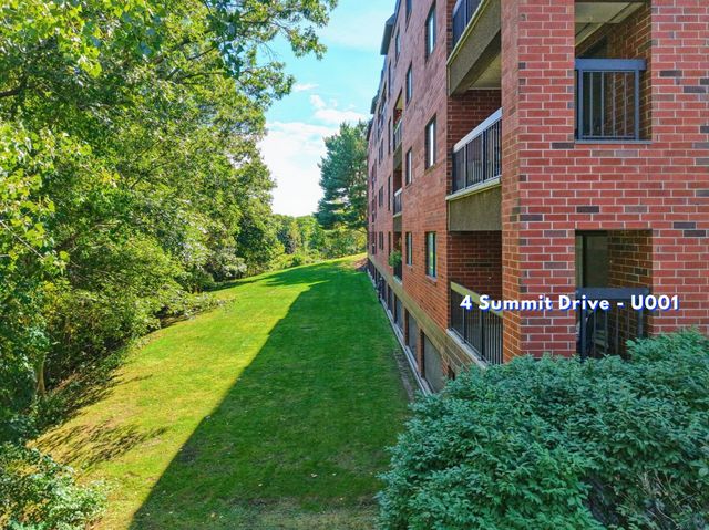 4 Summit Dr 001, Reading, MA 01867