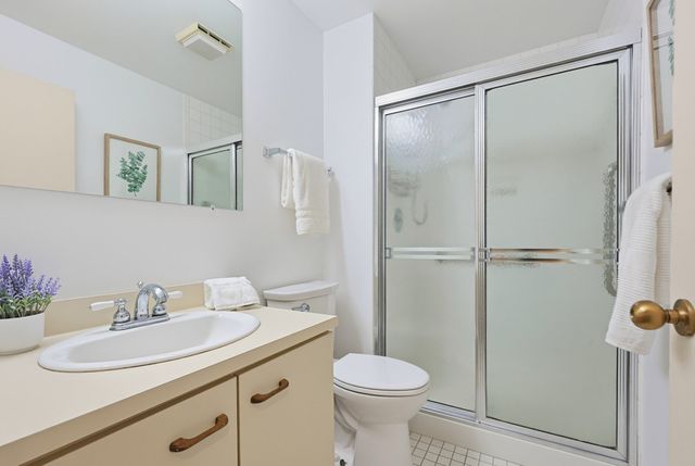 4 Summit Dr 001, Reading, MA 01867