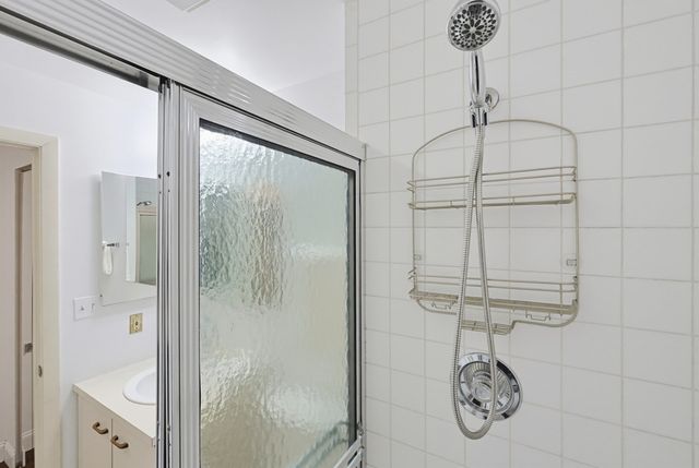 4 Summit Dr 001, Reading, MA 01867