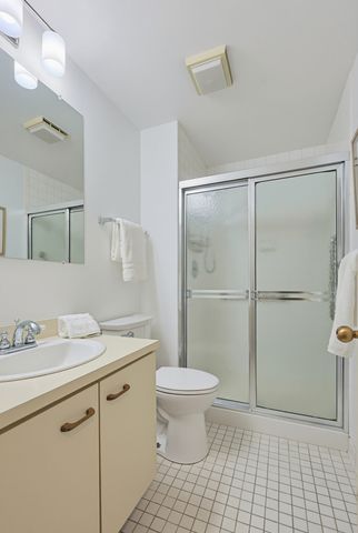 4 Summit Dr 001, Reading, MA 01867