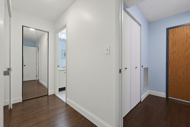 4 Summit Dr 001, Reading, MA 01867