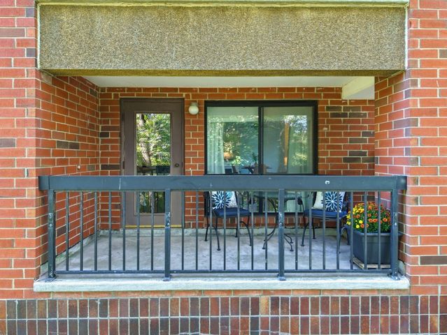 4 Summit Dr 001, Reading, MA 01867