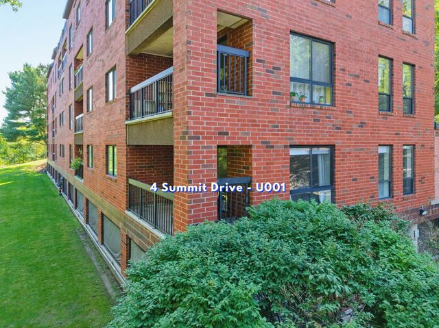 4 Summit Dr 001, Reading, MA 01867