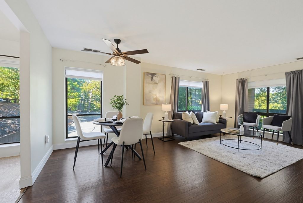 4 Summit Dr 001, Reading, MA 01867