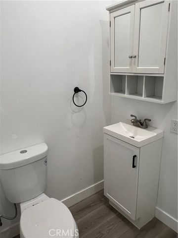 19849 Gresham Street, Northridge (los Angeles), CA 91324