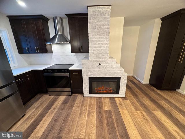 25 OVAL TURN LN, Levittown, PA 19055