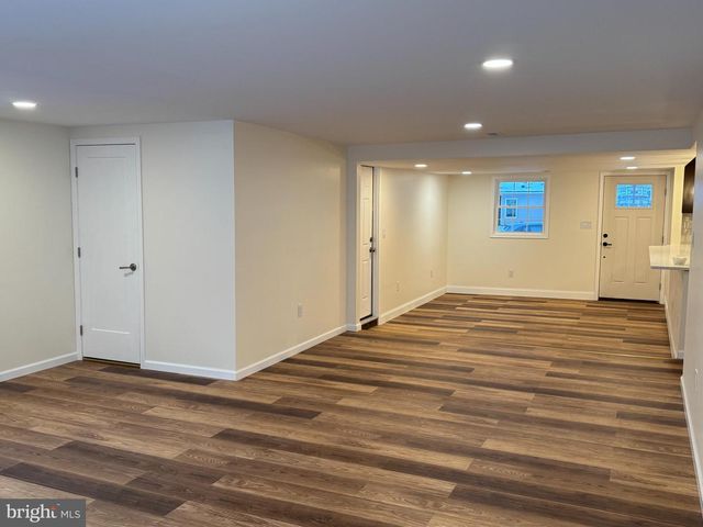 25 OVAL TURN LN, Levittown, PA 19055