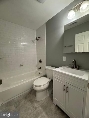 25 OVAL TURN LN, Levittown, PA 19055