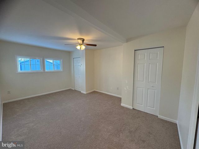 25 OVAL TURN LN, Levittown, PA 19055